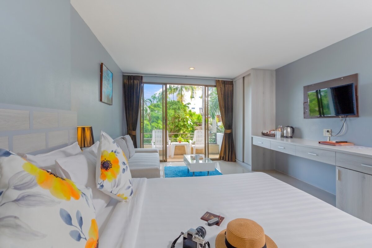 Grand Deluxe with Pool View